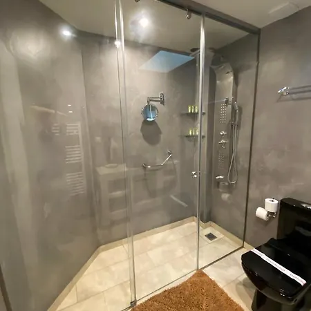 4 Seasons Villas & Suites - Psaltis Street Aparthotel