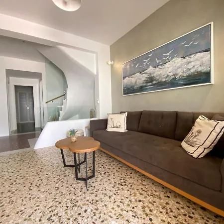 4 Seasons Villas & Suites - Psaltis Street Aparthotel *