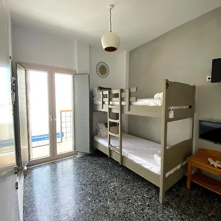 4 Seasons Villas & Suites - Psaltis Street Aparthotel Ándros