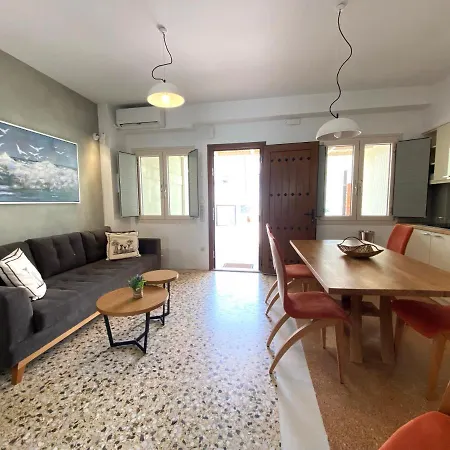 4 Seasons Villas & Suites - Psaltis Street Aparthotel Ándros